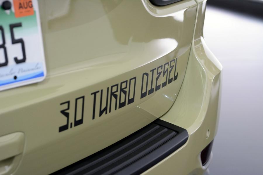  Jeep Grand Cherokee Overlander Concept 2015 года  (фото 4 из 19)